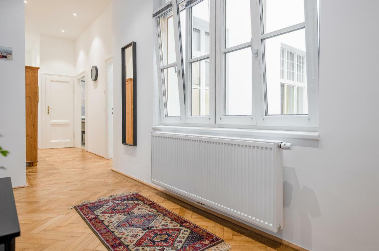 Grand Soho II Apartment Вена Экстерьер фото
